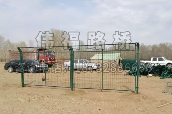 烏(wū)蘭察布養殖場圍欄項目 烏蘭察(chá)布養殖場圍欄項目