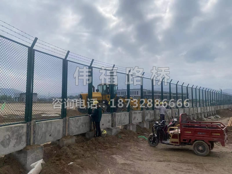 保(bǎo)稅區護欄網